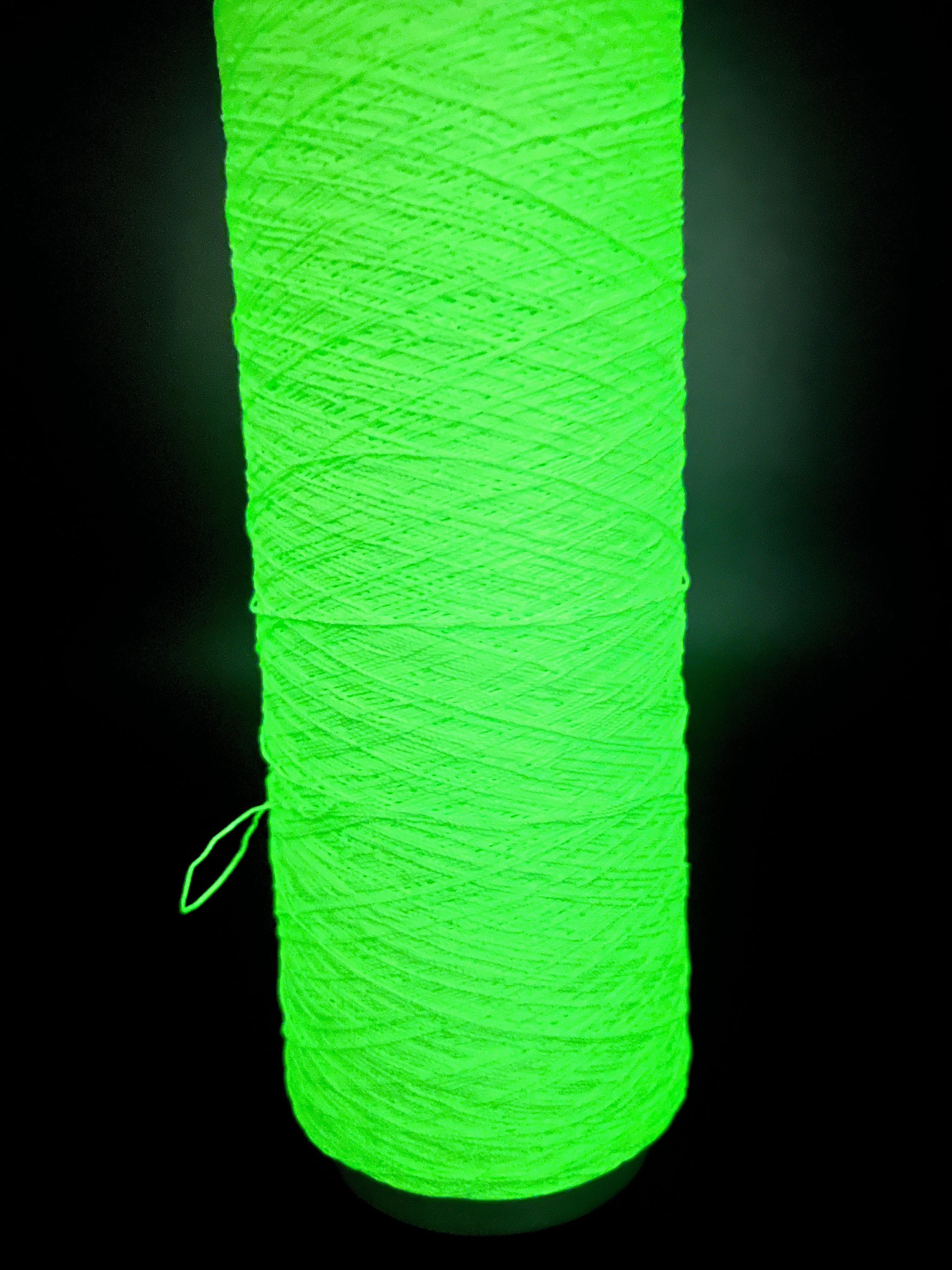 450D Glow In The Dark трикотажная пряжа полиэстер для ткачества свитера