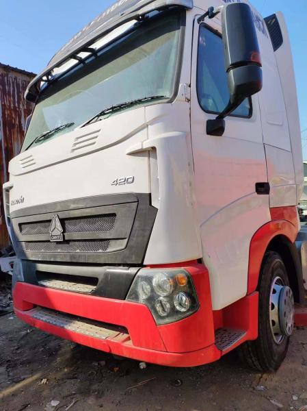 Sinotruk Howoa7 caminhão de cabeça de trator com pneu sem tubo e 351-450 cv