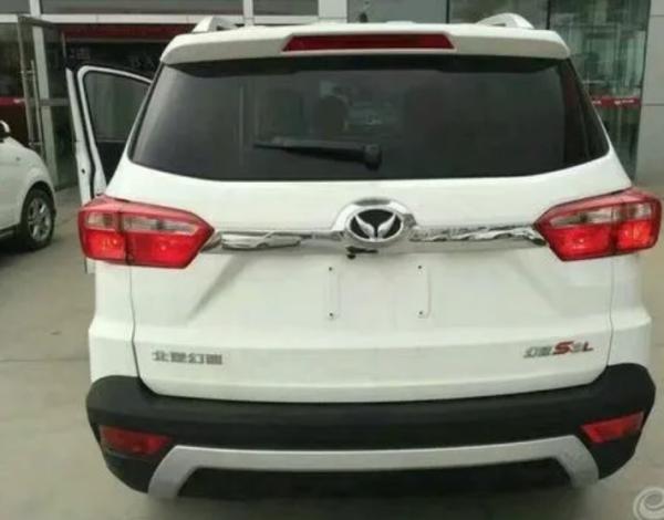 160km/H Inverntory Diesel Compact SUV 7 Passengers For Pick Up And Drop Off Children