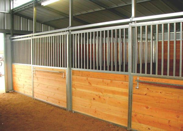 Hot Dip Galvanized Horse Stalls , Metal Horse Stalls With Riding Barn Accessories