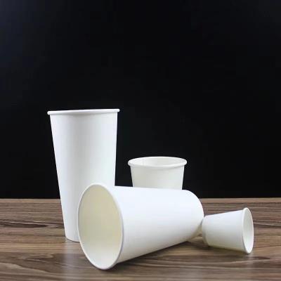 Coupe et couvercle en papier thermiquement isolés pour une utilisation optimale de la vaisselle en papier à usage unique