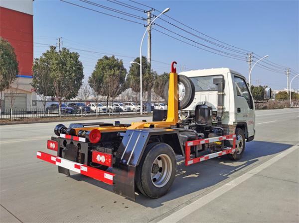 FORLAND 4x2 Garbage Compactor Trucks 5 Tons Euro 6 Emission Standard Manual Transmission