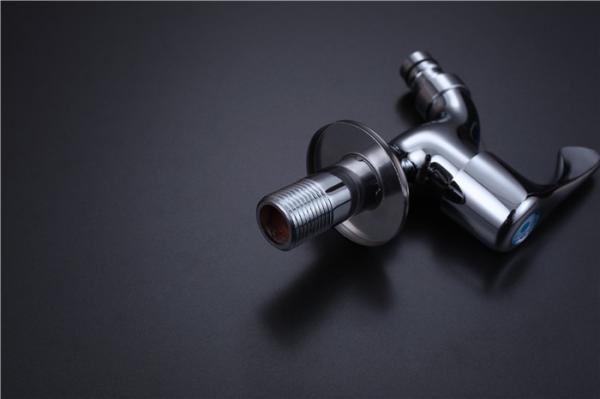 Simple Cold Brass Bibcock Outside Water Faucet , Polished Laundry Faucet