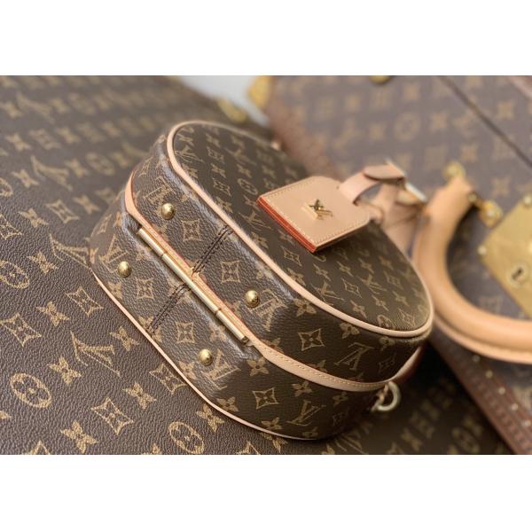 Ladies Leather 7.5cm Circular Push Lock Crossbody Bag With Mental Ornament