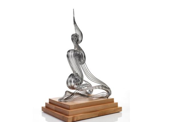 Figura assentada escultura contemporânea de aço inoxidável do fio da escultura abstrata
