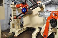 Straightener servo do alimentador da bobina do Nc 7000kg 0.49Mpa 2.2kw