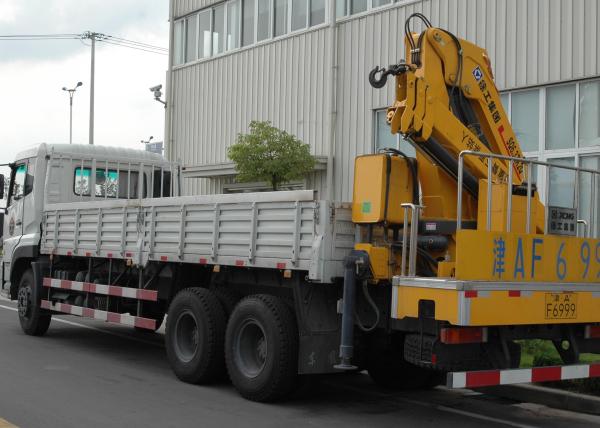 Durable 5T Safety Knuckle Boom Truck Mounted Crane For Construction