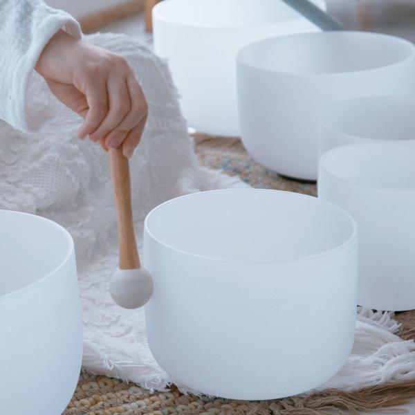 7 Chakra Balance Quartz Singing Bowl with 12 Musical Notes and High Temperature Resistance for Meditation