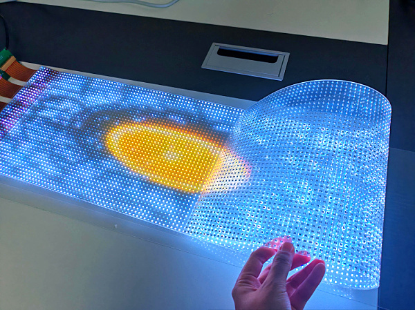 Bright P5 5V LED Transparent Film Screen For Glass Windows Innovative Display