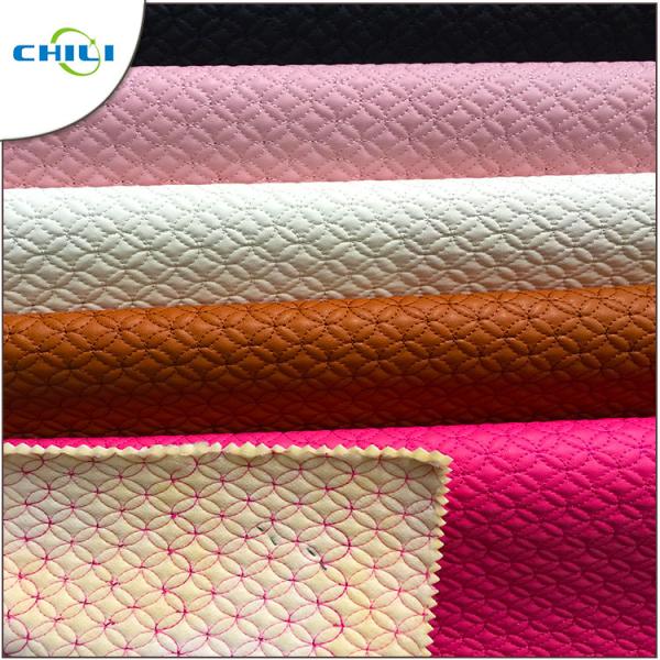 La piel sintética acolchó la tela de tapicería del vinilo recicló el material no dañino