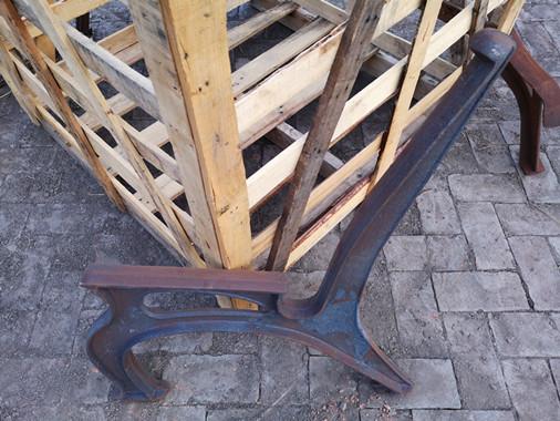 Outdoor Cast Iron Garden Bench Parts / Powder Coating Cast Iron Park Bench Legs