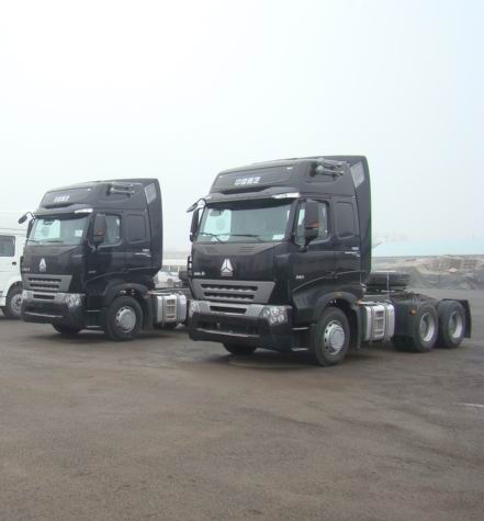 Comfortable Cabin Howo A7 Tractor Trailer Truck With WD615.47 Engine Euro 2