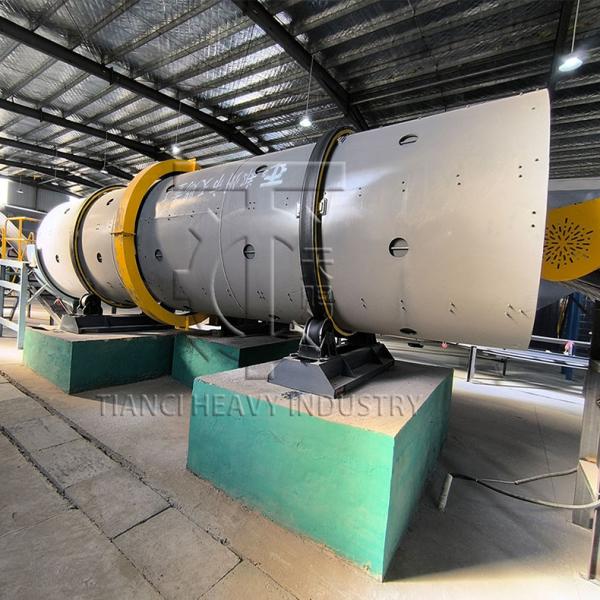 The Rotary Drum Granulator's Magic_ Transforming Phosphate Powder into Spherical Granules