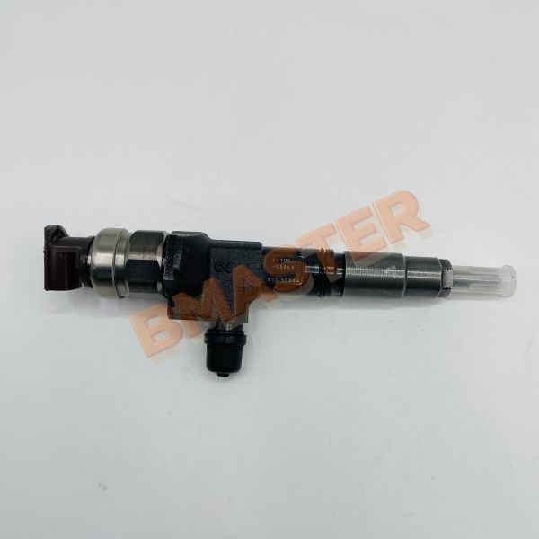 Densoo Fuel Injector 295050-1330 For V2607 Engine With 6 Months Warranty