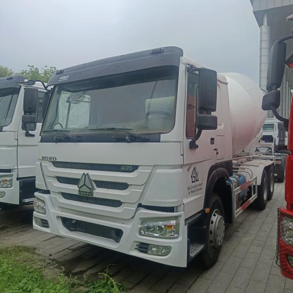 CE Certification 12m3 Concrete Mixer Truck with Sinotruk Chassis and Performance