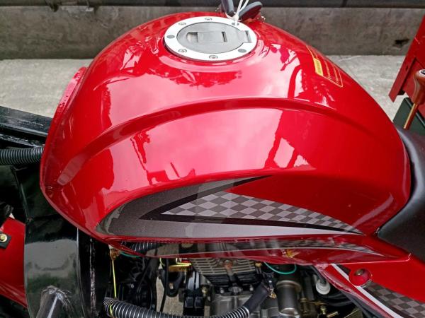 12V de tensión Trimoto chino de suministro directo Triciclo refrigerado con agua para camioneta de carga motorizada