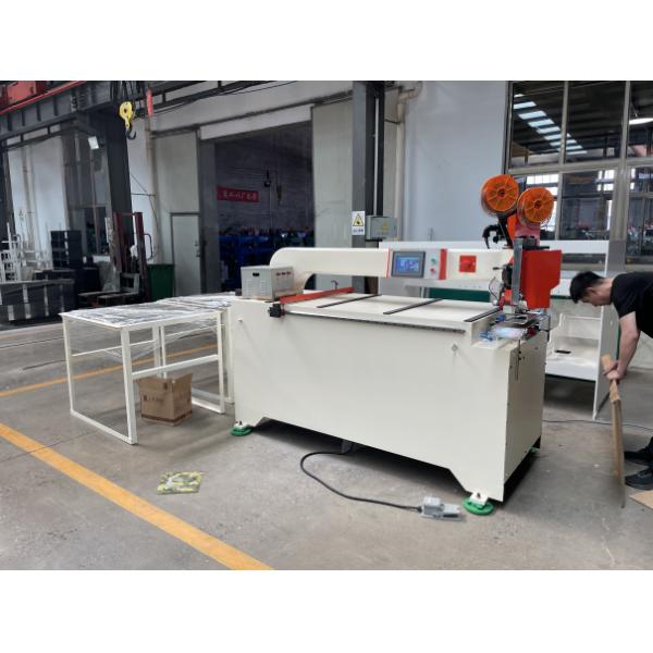 Полуавтоматическая машина для пошива картонных коробок