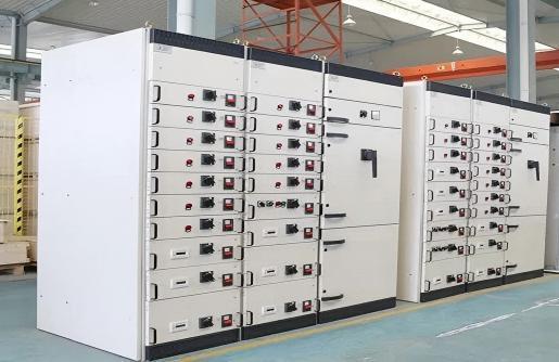 4000A 最大電流 低電圧 スイッチ機器 IEC61439-2 規格と 600x800x2200 囲み 寸法
