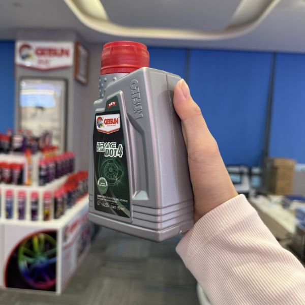 GETSUN DOT 4 Brake Fluid with High Boiling Point Moisture Resistant and Corrosion Protection for Modern Vehicles