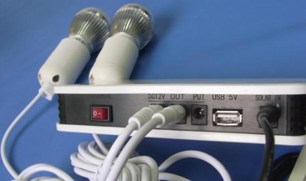 portable solar power system lithium battery  for home lighting and mobile charging CE