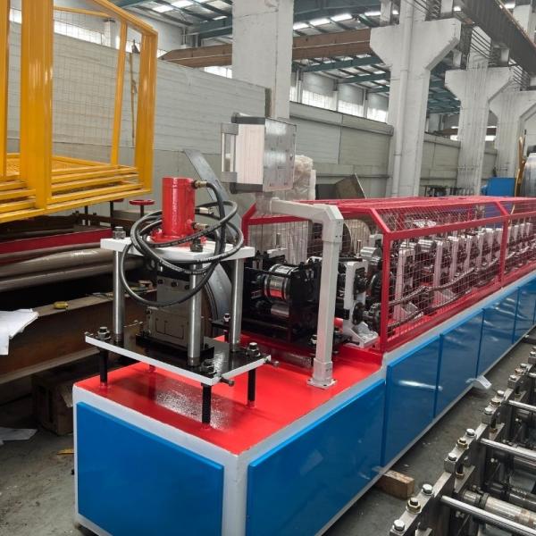 C a formé le petit pain de cloison sèche formant la largeur de la machine 100mm 150mm réglable