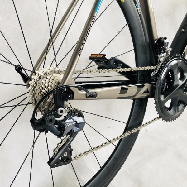 Carbon Fibre Rim Material 22-Speed Shimano ULTEGRA R8000 Aluminum Alloy Stem Race Bike