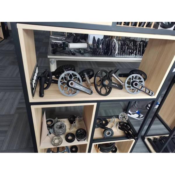 Chine en gros Crankset de vélo routier en gravier de carbone léger 170/172,5 mm Arbre 40/42/44T Chainring.