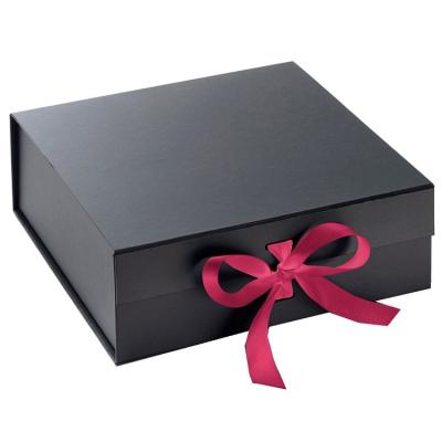 Foldable Gift Box with Magnet Closure White