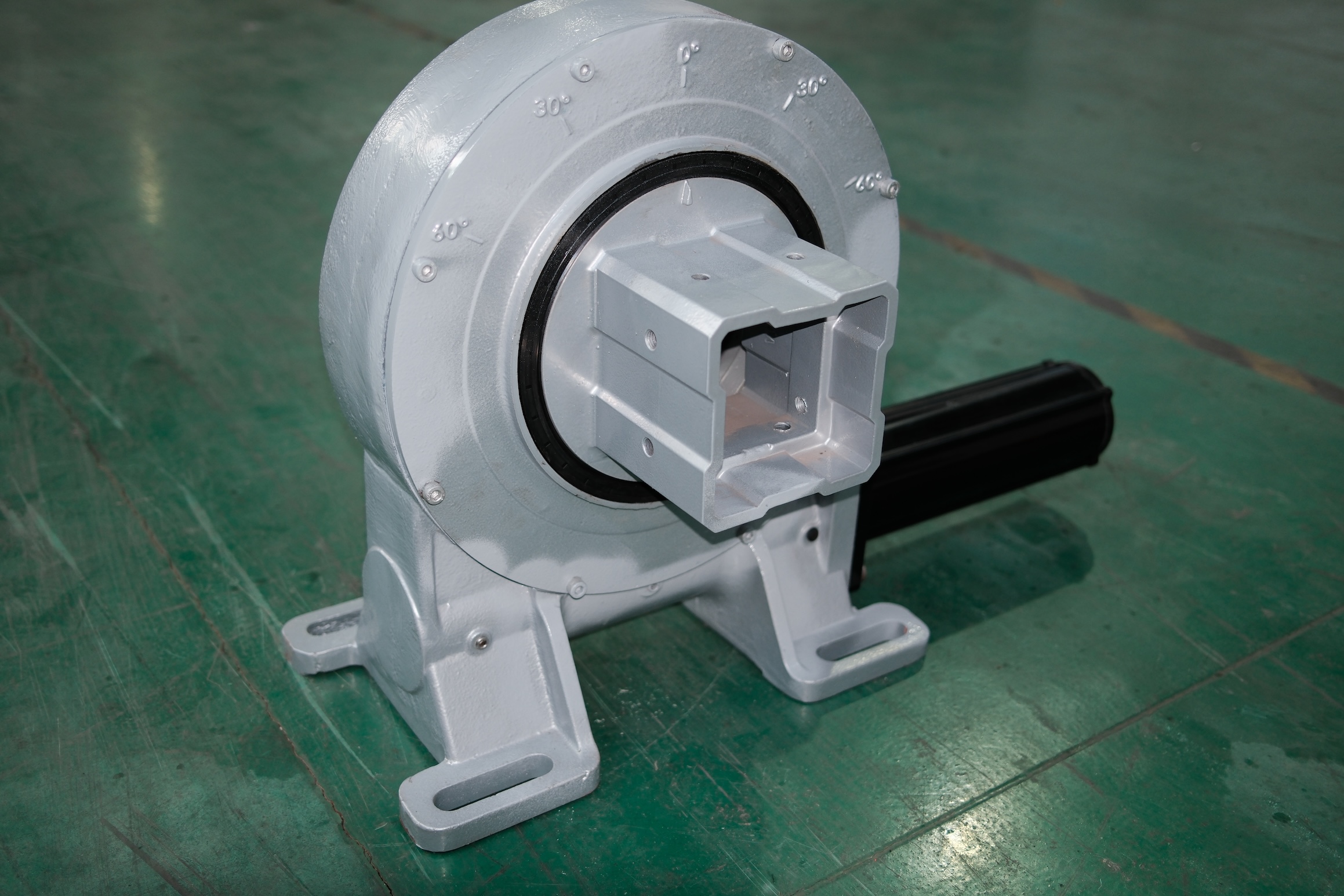 HT VE Hourglass Worm Gear Slew Drive with Self-Locking and ±60° Custom Rotation