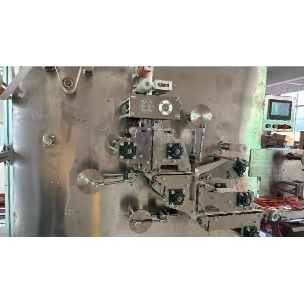 380V 50Hz Мокрые полотенца складывающей режущей упаковочной машины Автоматическая полотенца рулоны упаковочной линии