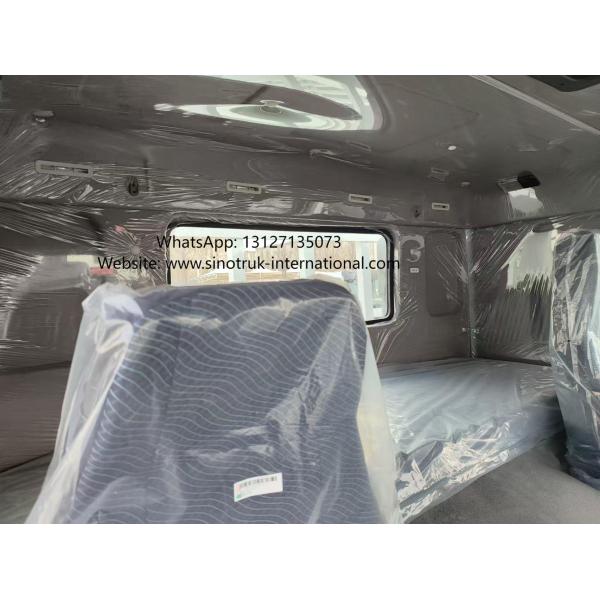 Howo Full Drive Cargo Box Truck 400 HP 4 Axle