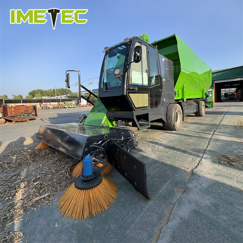 Full Hydraulic Self Propelled Silage Wagon Leftover Collector For Cattle Sheep Ranch