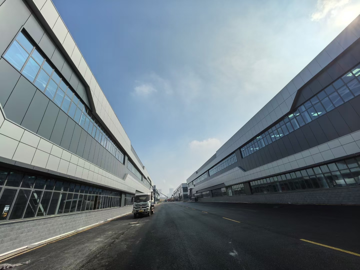 High Load Bearing Prefabricated Steel Workshop For Machinery Processing Production