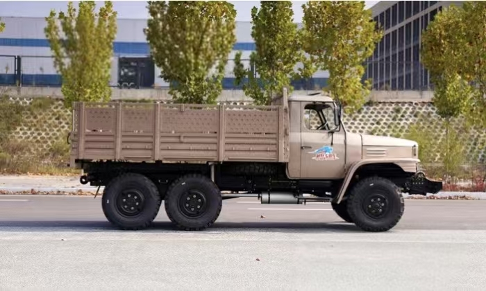 Dongfeng EQ2082 6x6 Off-road Cargo Truck, Champagne Color