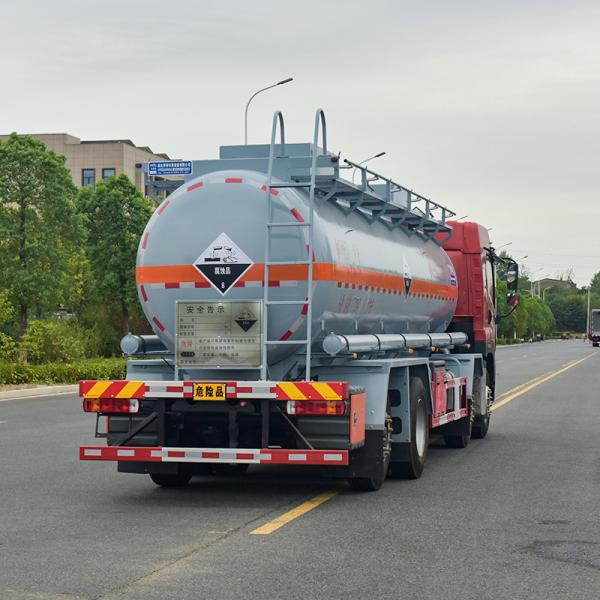 8x4 Drive Wheel Chemical Tanker Truck 15CBM Capacity Corrosive Toxic / Acidic Liquid Transport