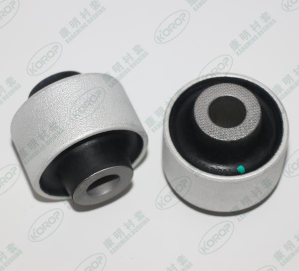 0.20 Kg Rear Trailing Arm Bushings 54500-JA00B 54500-JN01A 17CM*17CM*13.5CM