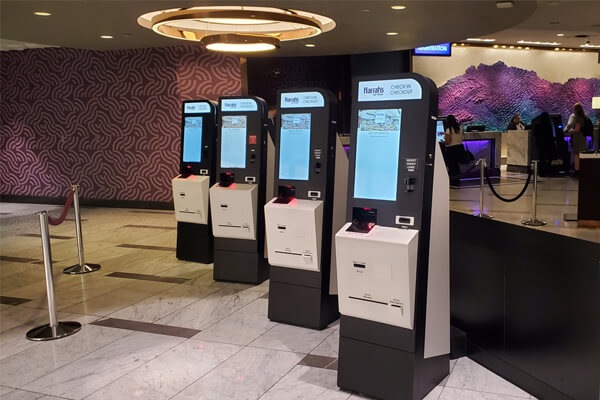 Tabletop Self service kiosk hotel / Airport Check In Kiosk With Passport Scanner Key Card Dispenser And Payment Terminal For Hotel Airport Hospital