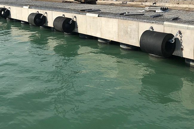 600 мм сопротивление ударам цилиндрические морские крылышки Dock Solid для причалов