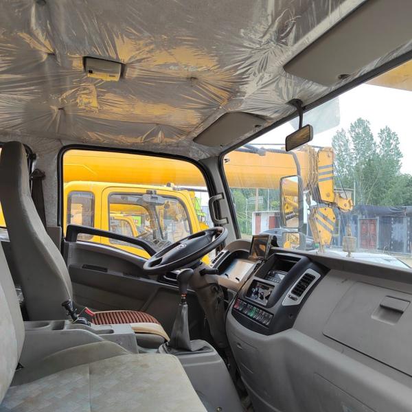 Customizable 18t Hydraulic Boom Truck Crane for Construction Machinery 10245x2496x3450m