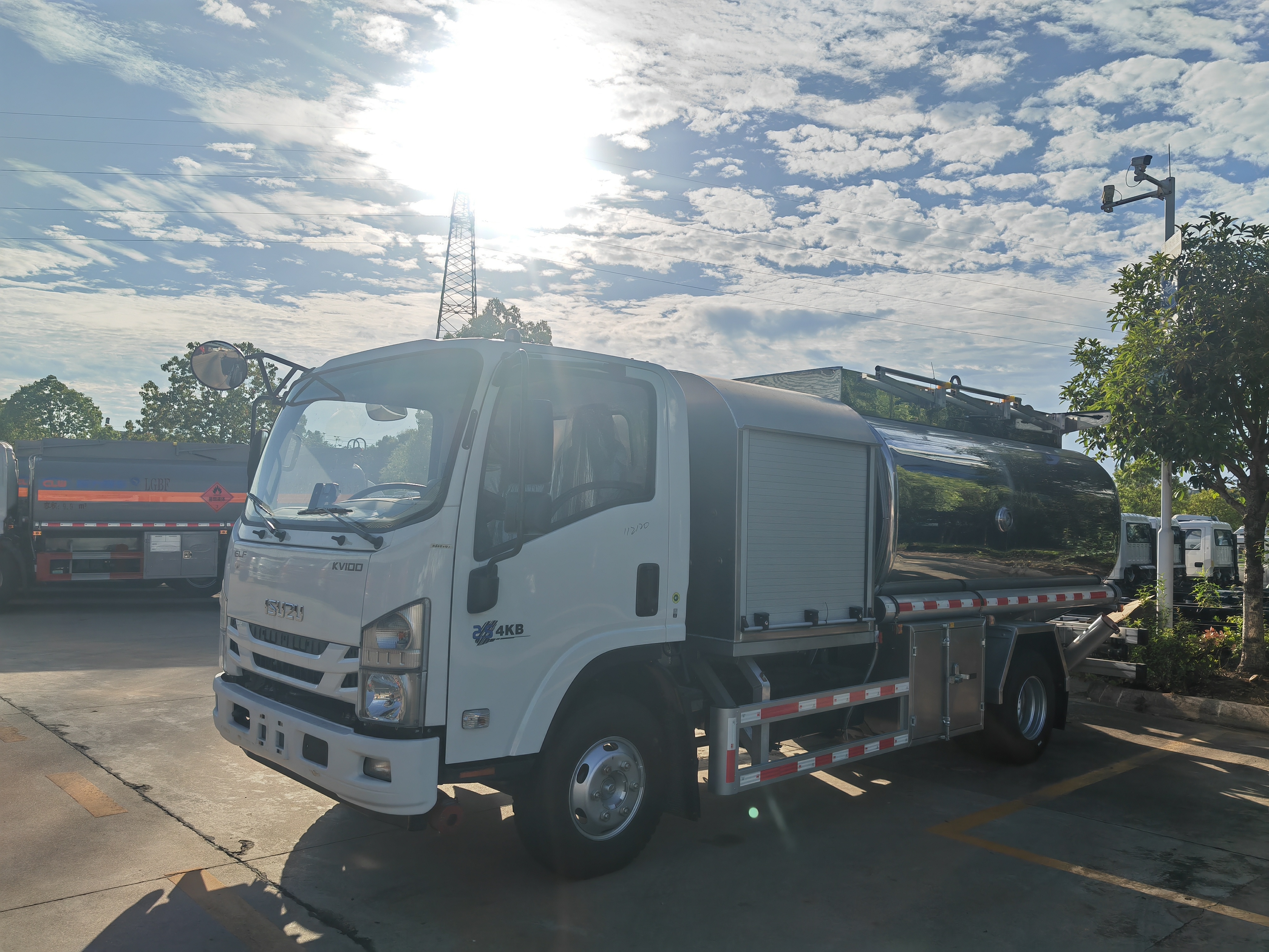 ISUZU Stainless Steel Aircraft Refueling Truck (Jet A-1 Aviation Tanker)