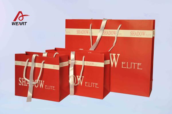 Red Art Paper Bags / Colored Paper Gift Bags Middle Hole Glued White Ribbon​
