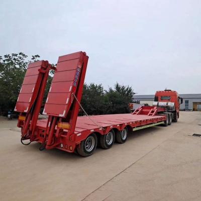 Low Bed Semi-Trailer with 3 Axis Hydraulic Ladder and Automatic Ramps 40T-100T Load Capacity in South Africa
