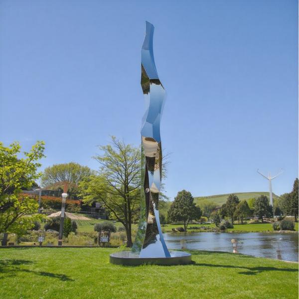 Sculpture d'extérieur géométrique moderne en acier inoxydable poli sur mesure pour jardin