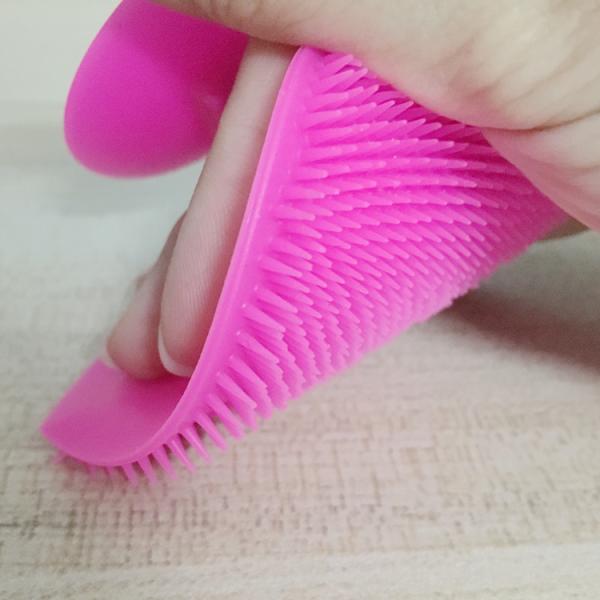 Durable Light Color Silicone Makeup Tool Super Cleaning Ability For Cleaning Brush