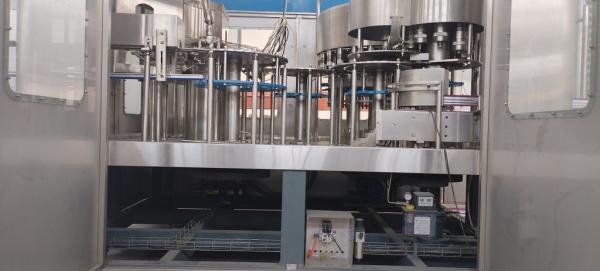 Ecrã táctil BFS-4500 Máquina de preenchimento de selos para garrafas/latas de 50-500 ml