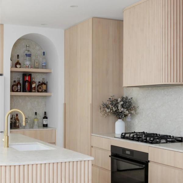 Open-Ended 0 Silica Quartz Stone Surface Kitchen Cabinets Luxury Designs Solid Wood Lacquer Kitchen Furniture for Builder