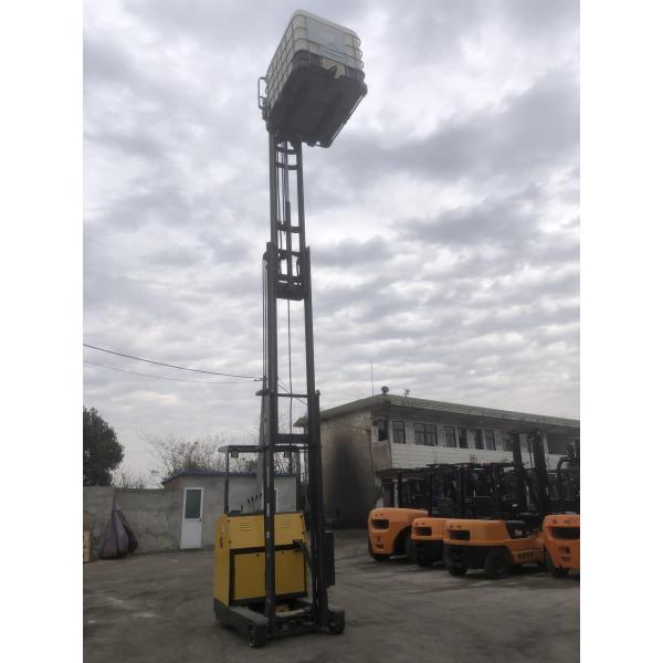 Chariot élévateur électrique Komatsu 1.8T d'occasion avec fourche en acier de 6,5 m en jaune pour la manutention de matériaux en entrepôt