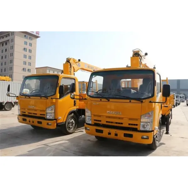 Isuzu 4X2 3.2tons Truck Mounted Hydraulic Crane , Truck Mounted Telescopic Boom Crane