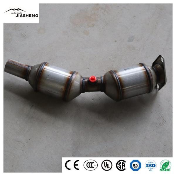                  Toyota Prius Competitive Price Automobile Parts Exhaust Auto Catalytic Converter with Euro V             