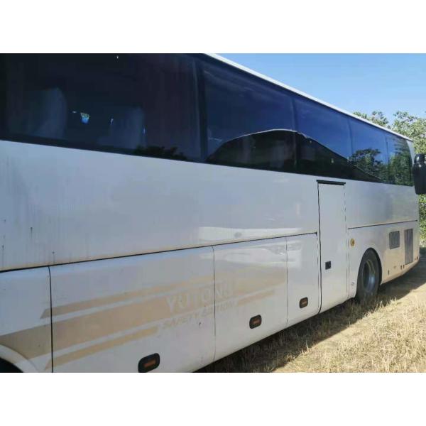 O motor traseiro usado dos assentos da condução à direita 55 do tipo ZK6127 de Yutong do ônibus de excursão usou o treinador Bus Double Doors